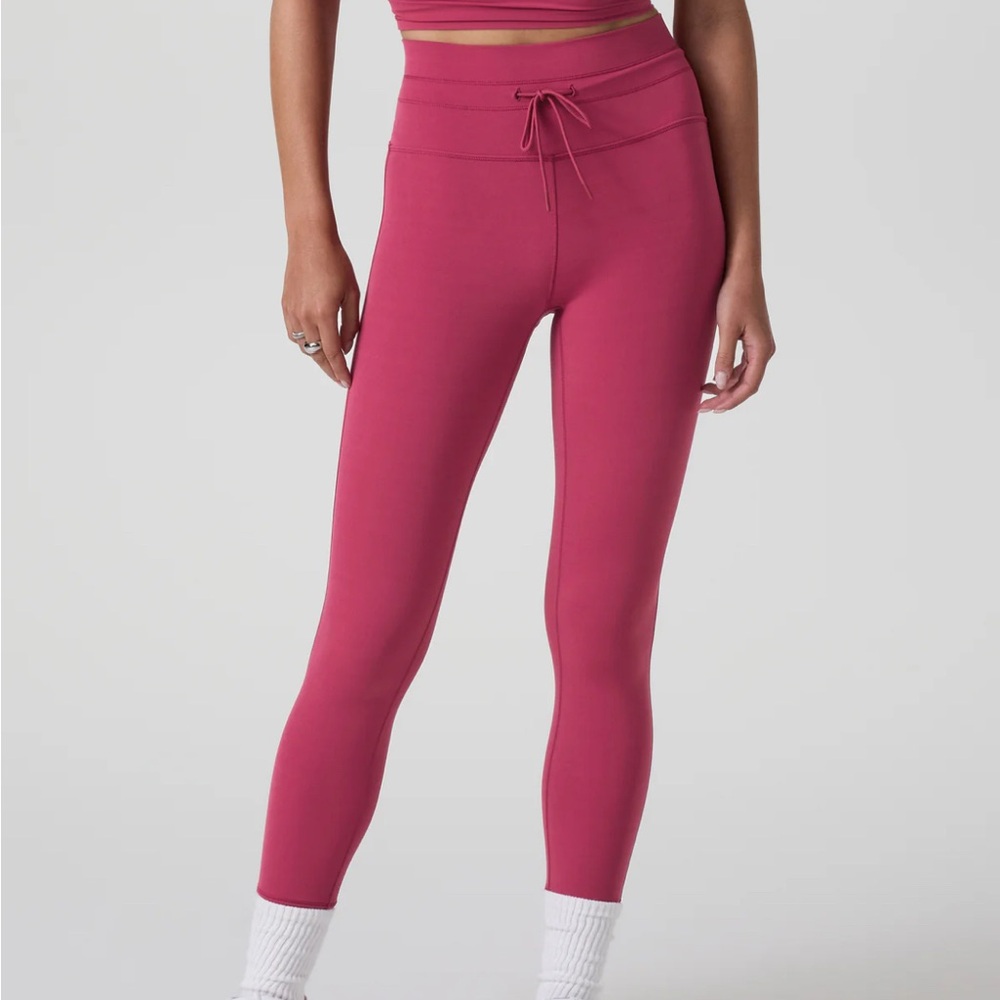 Vuori Daily Form Legging NWT. Size Medium - Picture 2 of 11